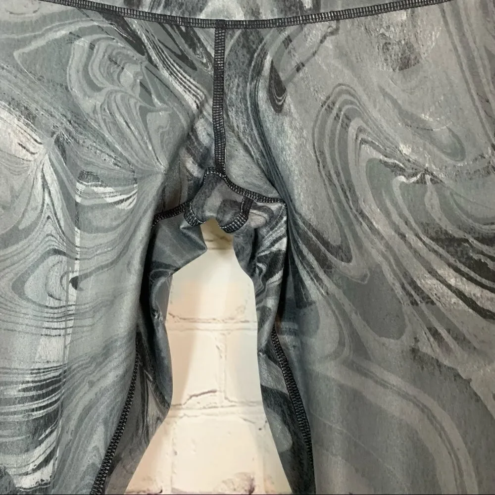 Alo Yoga Airbrush In Marble Glossy Activewear Bottoms size extra small
